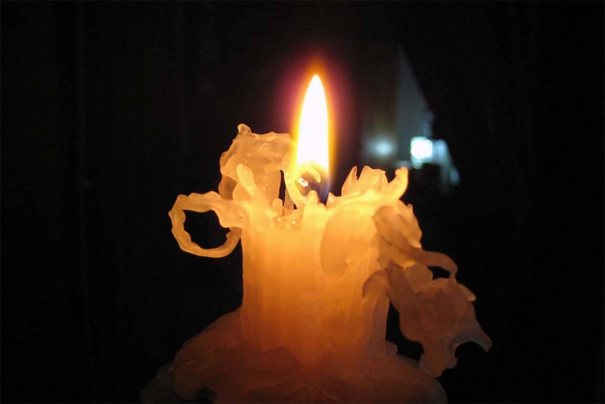 Высоцкий - Оплавляются свечи, иллюстрация